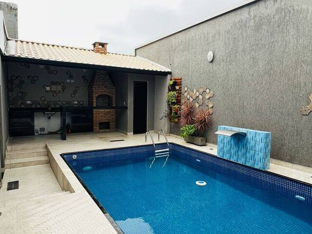 #42 - Casa para Venda em Praia Grande - SP