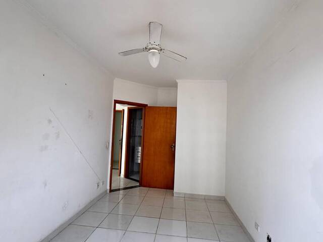 #75 - Apartamento para Venda em Praia Grande - SP